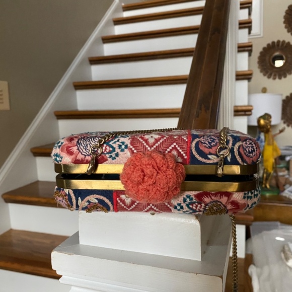 Anthropologie Nadia Pink Embroidered Clutch - Picture 5 of 7